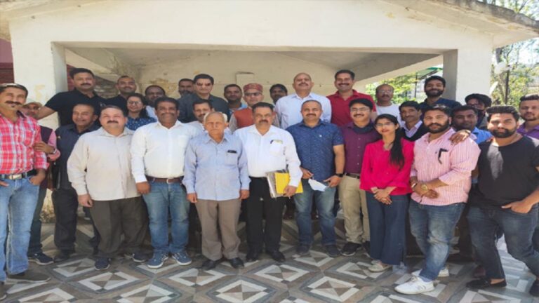 प्रेस क्लब सोलन चुनाव : मनीष शारदा अध्यक्ष, प्रताप भारद्वाज महासचिव,मनमोहन वशिष्ठ बने वरिष्ठ उपाध्यक्ष