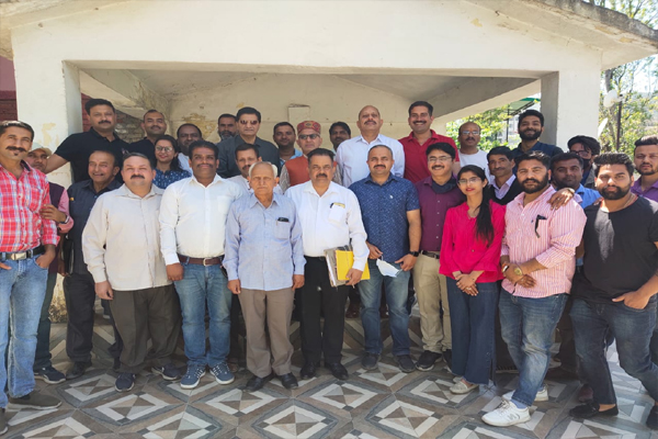 प्रेस क्लब सोलन चुनाव : मनीष शारदा अध्यक्ष, प्रताप भारद्वाज महासचिव,मनमोहन वशिष्ठ बने वरिष्ठ उपाध्यक्ष