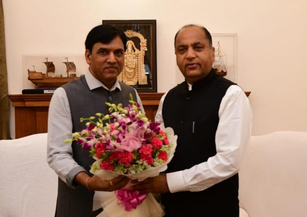 सीएम जयराम ने केन्द्रीय मंत्री से बल्क ड्रग फार्मा पार्क की स्वीकृति का किया आग्रह