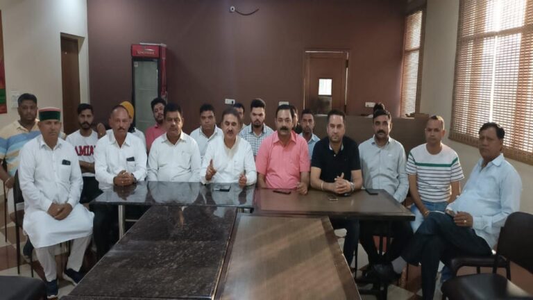 ईमान बेचकर कुर्सी हथियाने वालों से ईमानदारी और विकास की उम्मीद बेनामी