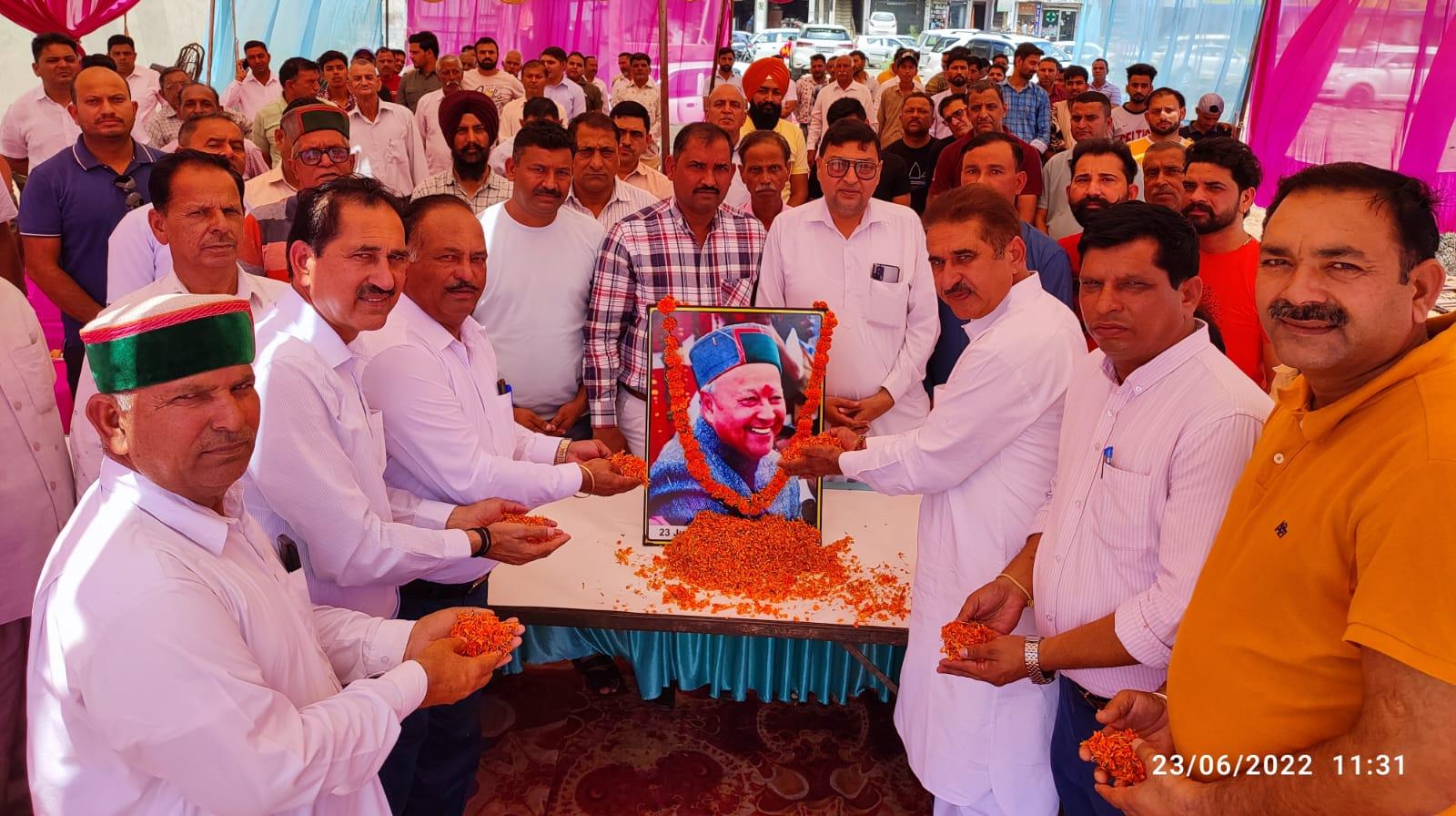 दून में वीरभद्र सिंह की ओर से कराए गए कार्यो को किया याद