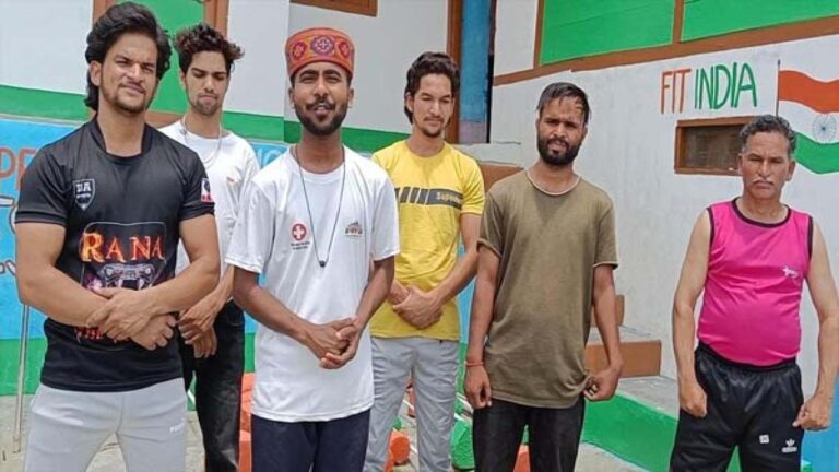 हिमाचल के पहले घरेलू जिम देखने आए इंडियन आइडल व संगीत प्रेमियों ने दिया "नशा छोड़ो बॉडी बनाओ" का संदेश