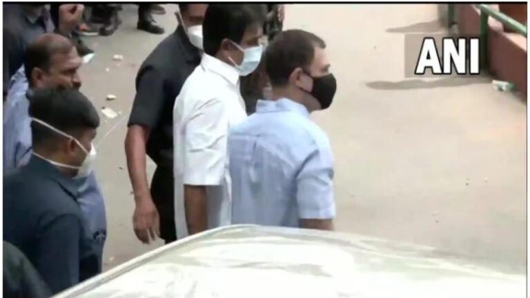 पार्टी कार्यकर्ताओं संग विरोध मार्च के बाद ED दफ्तर पहुंचे राहुल गांधी, बहन प्रियंका वाड्रा भी साथ में