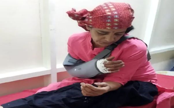 पड़ोसी दंपति ने महिला पर डंडे और दराट से किया हमला, मामला दर्ज