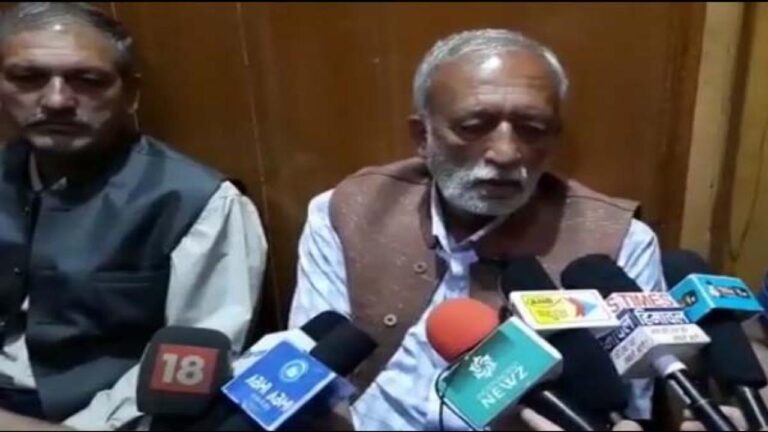 पानी की किल्लत को लेकर बीते 24 घंटे से धरने पर बैठे विधायक सिंघा, बड़ा आंदोलन करने का ऐलान