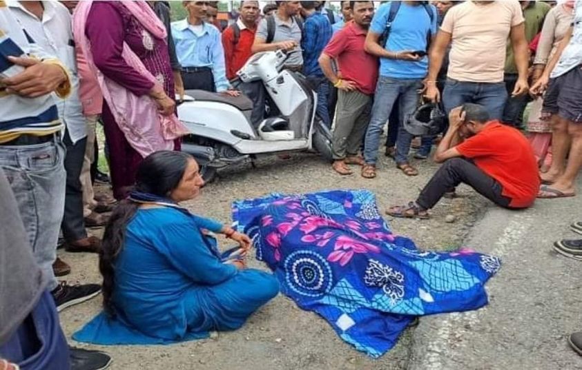 सेना के ट्रक ने स्कूटी सवार को कुचला : मां-बाप ने खोया इकलौता बेटा