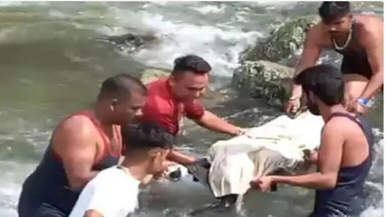 बैजनाथ की खड्‌ड में नग्न अवस्था में मिला अज्ञात महिला का शव, शरीर पर चोट के निशान