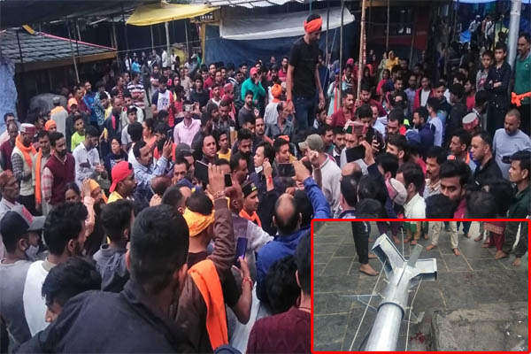 चंबा: चौरासी मंदिर परिसर में हाईमास्क लाइट का खंभा गिरने से एक बच्ची की मौत, तीन घायल