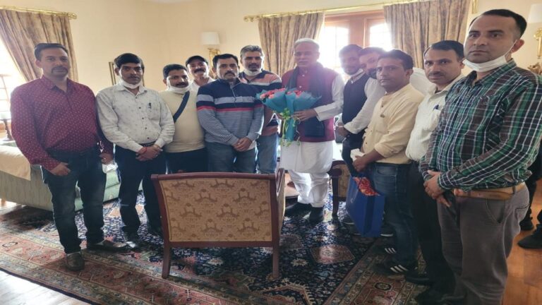 छत्तीसगढ़ के मुख्यमंत्री भूपेश बघेल से मिला NPS कर्मचारी महासंघ