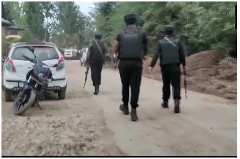 जम्मू-कश्मीर शोपियां में सुरक्षाबलों ने लश्कर के 3 आतंकी किए ढेर
