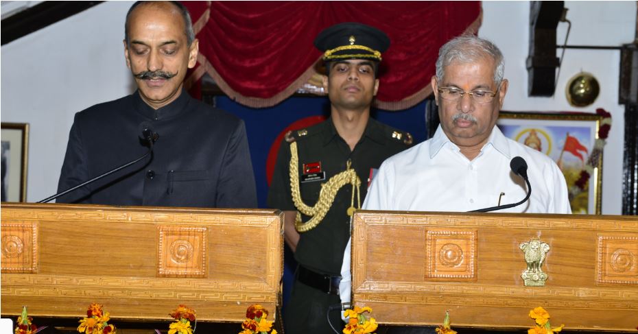 लोक सेवा आयोग अध्‍यक्ष व तीन सदस्‍यों ने ली शपथ