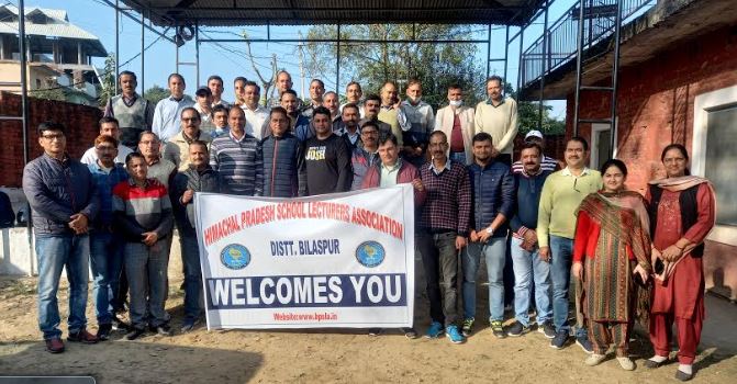 स्कूल प्रवक्ता संघ की मांग: सभी प्रवक्ताओं को इनिशियल स्टार्ट 2016 से व प्रथम रेगुलर नियुक्ति से दिया जाए