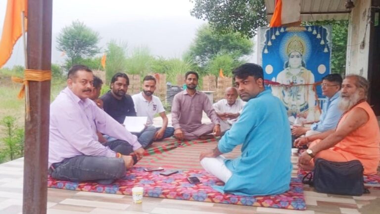 फिल्म आदिपुरुष में भगवान हनुमान के स्वरूप को अलग दर्शाने पर भड़का विहिप,प्रदेश में रिलीज नही होने देंगे की चेतावनी