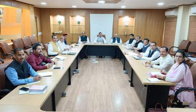 भाजपा इलेक्शन कमेटी की मीटिंग दिल्ली में शुरू: कैंडिडेट्स को लेकर जबरदस्त उलझन, बगावत का भी खतरा