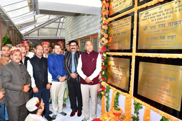 कुल्लू: मुख्यमंत्री ने किए एक हजार करोड़ रुपये के 183 विकास कार्यों के उदघाटन-शिलान्यास