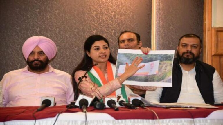 हिमाचल चुनाव में भाजपा के पोस्टरों से गायब CM जयराम, राष्ट्रीय और अंतरराष्ट्रीय मुद्दों पर चुनाव लडे जाने पर उठाया सवाल