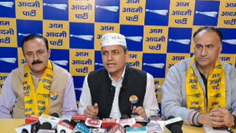 आप ने उठाई आउटसोर्स भर्तियों में हुए घोटाले की CBI जांच की कराने की मांग