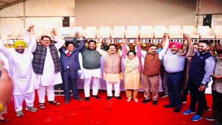 कांग्रेस की हिमाचल में जीत के लिए मुसीबत, पार्टी के बीच की बगावत और अंदरूनी बिखराव