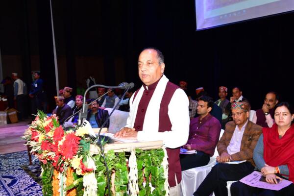 मुख्यमंत्री ने अंतरराष्ट्रीय कुल्लू दशहरा उत्सव के समापन अवसर पर बढ़ाया देवताओं का नजराना