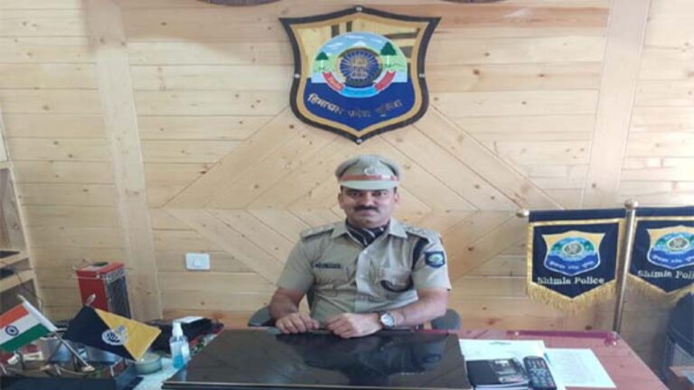 संघर्ष और बुलंद हौसले से हासिल किया मुकाम, विजय रघुवंशी ने शिमला में DSP पद पर संभाला कार्यभार