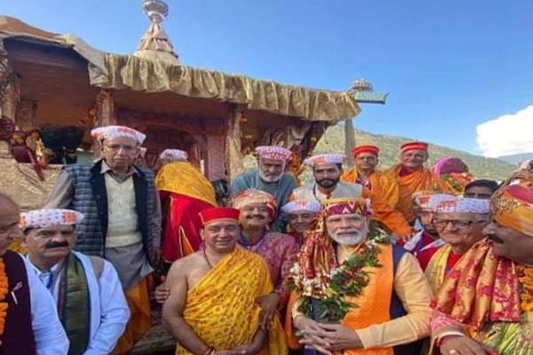 प्रधानमंत्री मोदी ने अंतरराष्ट्रीय कुल्लू दशहरा समारोह में लिया भाग