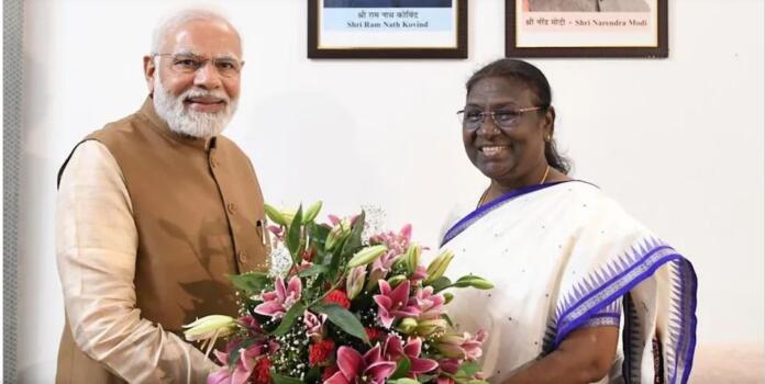 राष्ट्रपति द्रौपदी मुर्मू और पीएम मोदी ने देशवासियों को दिवाली की बधाई दी