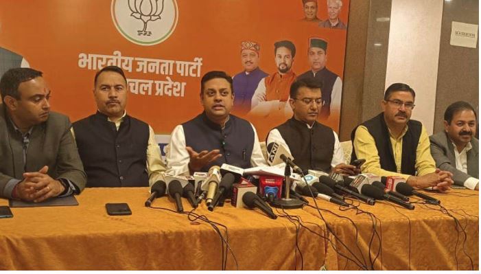 संबित पात्रा का कांग्रेस पर निशाना: दिल्ली और हिमाचल में भी जमानत पर हैं मां-बेटा