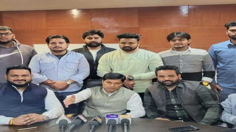 मुख्यमंत्री पर अभद्र भाषा का प्रयोग करने पर पूर्व उद्योग मंत्री बिक्रम सिंह ठाकुर मांगें माफी : राजीव राणा 