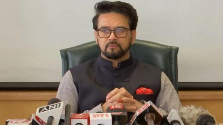 पहलवानों के प्रदर्शन पर बोले अनुराग, हम खिलाड़ियों के साथ, पर नियमों के हिसाब से ही होगी जांच