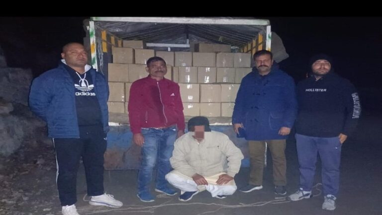 चडीगढ़ से शिलाई लाई जा रही 150 पेटी अवैध शराब को पुलिस ने पकड़ा