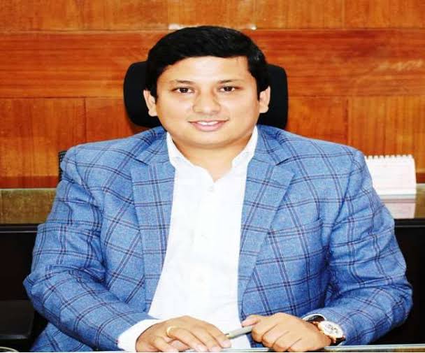 उपायुक्त शिमला ने रात में फुटपाथ पर सोते लोगों को शेल्टर होम में करवाया शिफ्ट