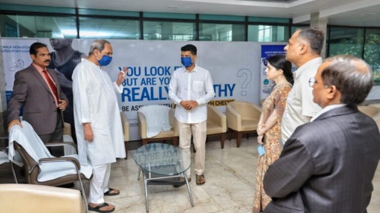 नबा दास का हाल जानने अस्पताल पहुंची सीएम नवीन पटनायक