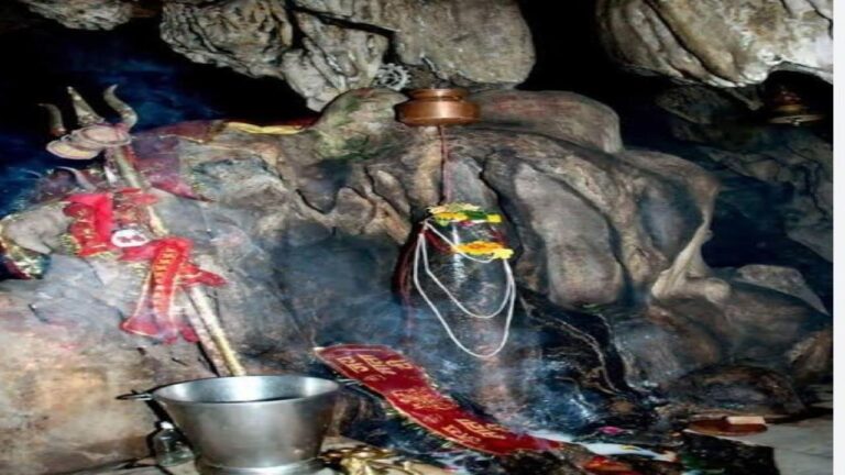 शिव तांडव गुफा कुनिहार अपनी धार्मिक आस्था एवं विरासत को संजोए हुए उभरता पावन स्थल