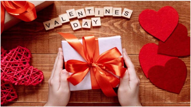 Valentine Day Best Gift Ideas: पार्टनर को दे सकते हैं ये गिफ्ट, देखें लिस्ट..