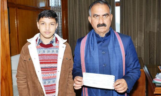 9वीं कक्षा के छात्र ने मुख्यमंत्री सुख-आश्रय सहायता कोष में किया अंशदान