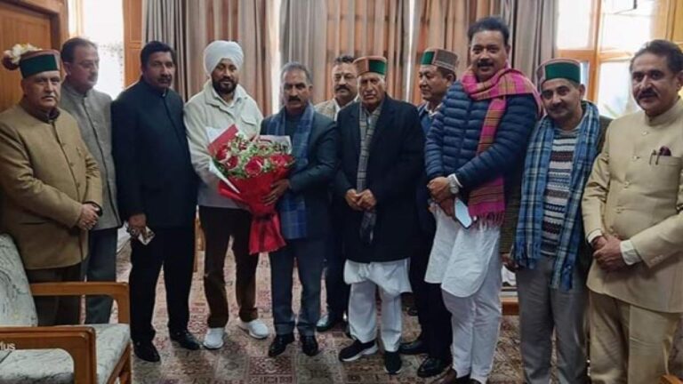 पंजाब के पूर्व CM चन्नी ने मुख्यमंत्री सुक्खू से की शिष्टाचार भेंट