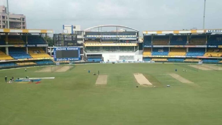 Ind Vs Aus Red Soil Mumbai Prepare Pitch Of Indore Holkar Stadium