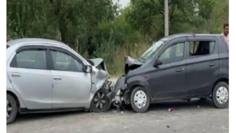 नेरचौक में आपस में भिड़ी 2 कारें