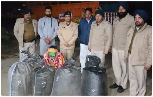 पुलिस अधीक्षक अर्जित सेन ठाकुर का कहना है कि जिला पुलिस ने पिछले 2 महीने में नशा तस्करी के 26 मामलों में 44 आरोपियों को जेल में डाला है। नशीले पदार्थों की तस्करी के खिलाफ पुलिस का जीरो टॉलरेंस अभियान लगातार जारी रहने वाला है। उन्होंने कहा कि ताजा मामले में पुलिस ने कैंटर चालक के पास से करीब 108 किलो भुक्की पकड़ी है, जिसके खिलाफ एनडीपीएस एक्ट के तहत केस दर्ज करते हुए मामले की जांच शुरू कर दी गई है।