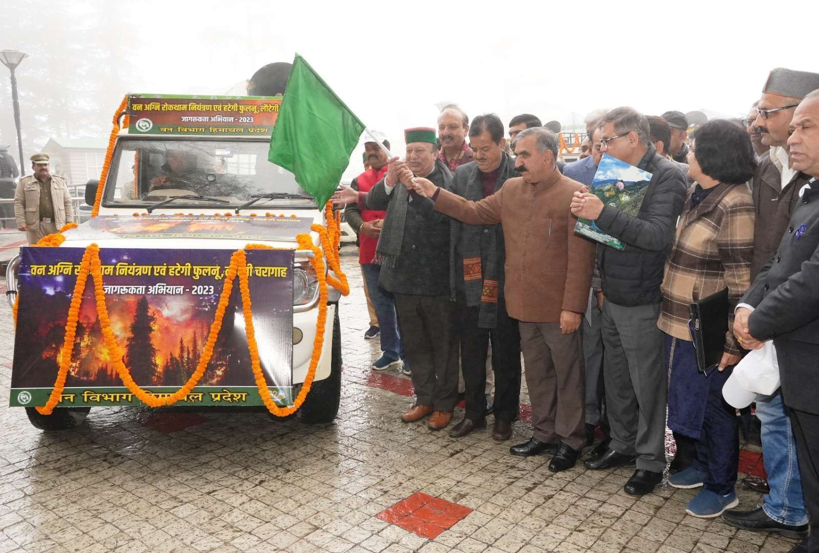 मुख्यमंत्री ने विश्व वानिकी दिवस पर ‘हटेगी फुलणू, लौटेगी चरागाह’ अभियान का किया शुभारम्भ