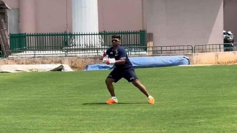 Sarfaraz Khan Wicketkeeping For Delhi Capitals