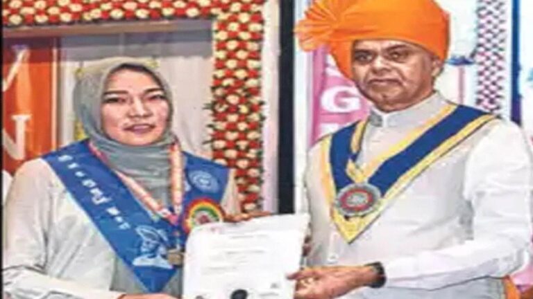 Surat Afghanistani Razia Muradi