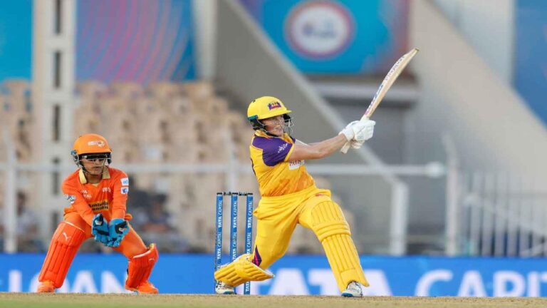 UP Warriors Reach Playoffs By Defeating Gujarat Giants