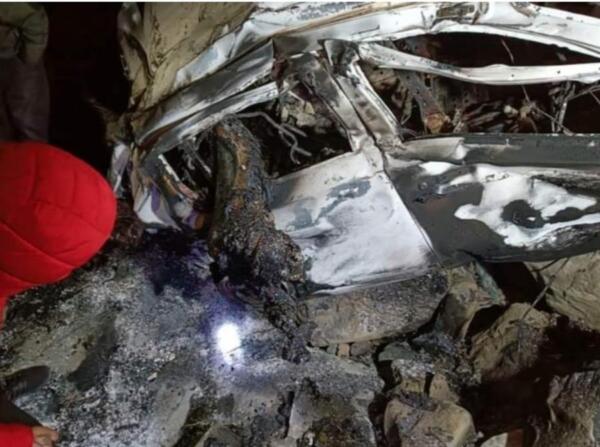 मंडी में दर्दनाक हादसा: खाई में गिरी कार हुआ बलास्ट, 2 युवक जिंदा जले