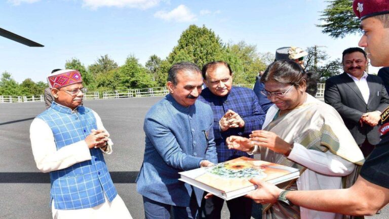 राष्ट्रपति को दी गई गरिमापूर्ण विदाई