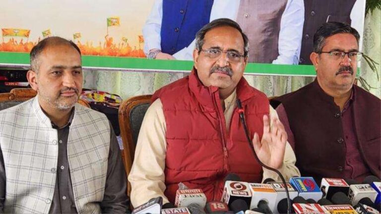 भाजपा प्रवक्ता रणधीर शर्मा बोले- कांग्रेस सरकार धोखेबाज सरकार, नगर निगम चुनाव घोषणापत्र पर भरोसा नहीं करेगी जनता