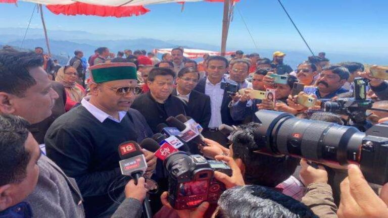 ऐतिहासिक एक्युरेसी पैराग्लाइडिंग प्री-वर्ल्ड कप का आगाज, RS बाली ने किया उद्घाटन