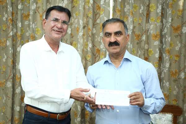 शिमला: मुख्यमंत्री सुख-आश्रय कोष के लिए 5 लाख का अंशदान