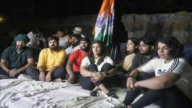 बृजभूषण सिंह के खिलाफ जंतर-मंतर पर पहलवानों का धरना जारी