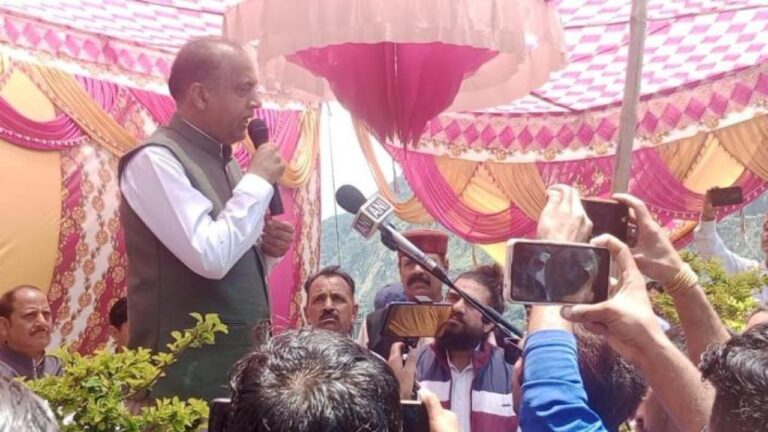 सलूणी हत्याकाण्ड: नेता प्रतिपक्ष के नेतृत्व में मृतक मनोहर के परिजनों से मिलने जा रहे भाजपा के प्रतिनिधि दल को पुलिस ने रोका